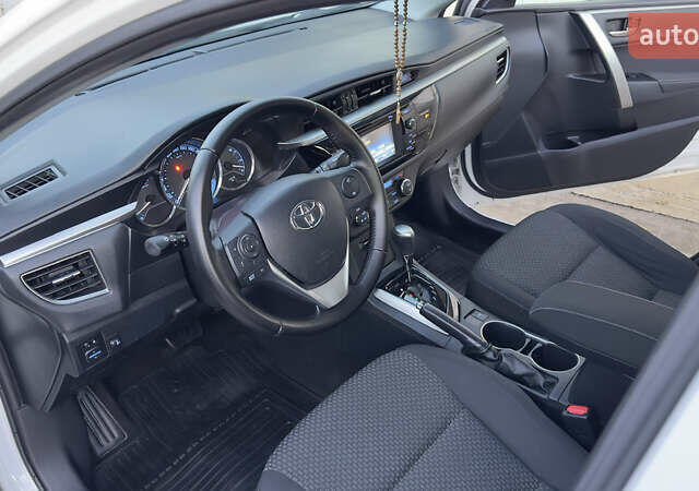 Тойота Королла 2015 в Одессе на Automoto.ua Белый Тойота Королла, объемом двигателя 1.6 л и пробегом 94 тыс. км за 14500 $, фото 8 на Automoto.ua