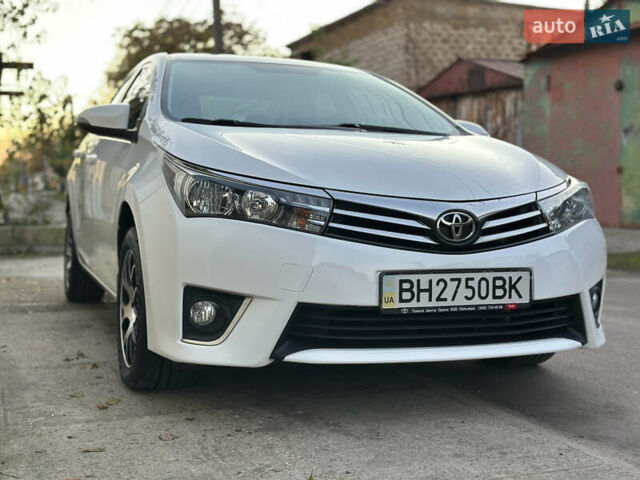 Тойота Королла 2015 в Одессе на Automoto.ua Белый Тойота Королла, объемом двигателя 1.6 л и пробегом 94 тыс. км за 14500 $, фото 29 на Automoto.ua