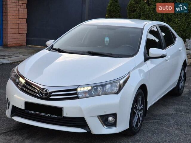 Білий Тойота Королла, об'ємом двигуна 1.6 л та пробігом 122 тис. км за 12000 $, фото 2 на Automoto.ua