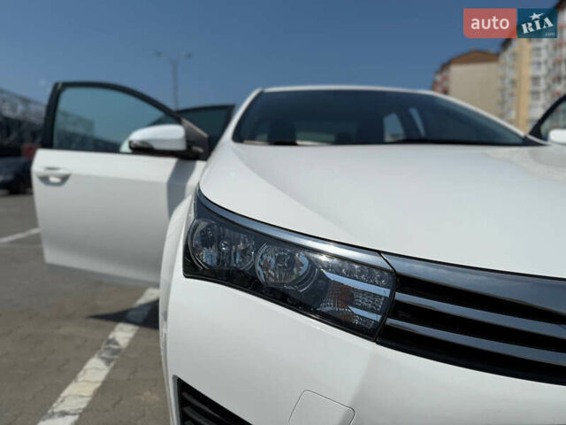 Тойота Королла 2015 у Івано-Франківську на Automoto.ua Білий Тойота Королла, об'ємом двигуна 1.6 л та пробігом 213 тис. км за 11900 $, фото 6 на Automoto.ua