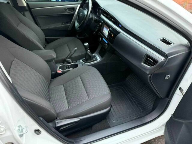 Білий Тойота Королла, об'ємом двигуна 1.6 л та пробігом 87 тис. км за 11750 $, фото 10 на Automoto.ua