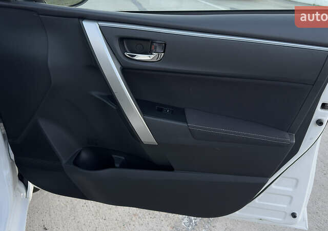 Белый Тойота Королла, объемом двигателя 1.6 л и пробегом 94 тыс. км за 14500 $, фото 51 на Automoto.ua