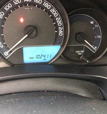 Білий Тойота Королла, об'ємом двигуна 1.6 л та пробігом 105 тис. км за 9370 $, фото 4 на Automoto.ua