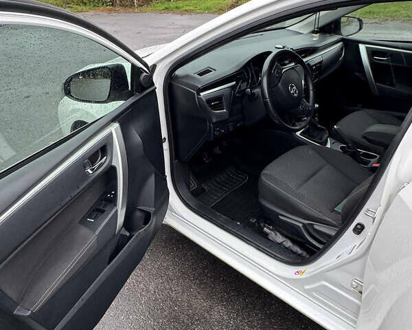 Белый Тойота Королла, объемом двигателя 1.6 л и пробегом 168 тыс. км за 14100 $, фото 7 на Automoto.ua