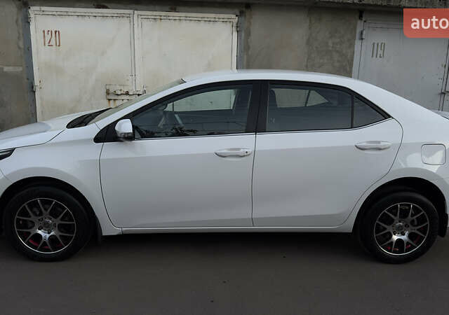 Тойота Королла 2015 в Одессе на Automoto.ua Белый Тойота Королла, объемом двигателя 1.6 л и пробегом 94 тыс. км за 14500 $, фото 18 на Automoto.ua