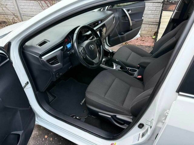 Білий Тойота Королла, об'ємом двигуна 1.6 л та пробігом 87 тис. км за 11750 $, фото 5 на Automoto.ua