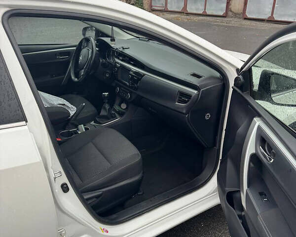 Белый Тойота Королла, объемом двигателя 1.6 л и пробегом 168 тыс. км за 14100 $, фото 10 на Automoto.ua