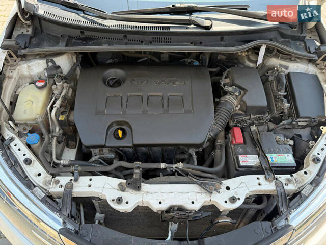Тойота Королла 2015 у Івано-Франківську на Automoto.ua Білий Тойота Королла, об'ємом двигуна 1.6 л та пробігом 213 тис. км за 11900 $, фото 32 на Automoto.ua