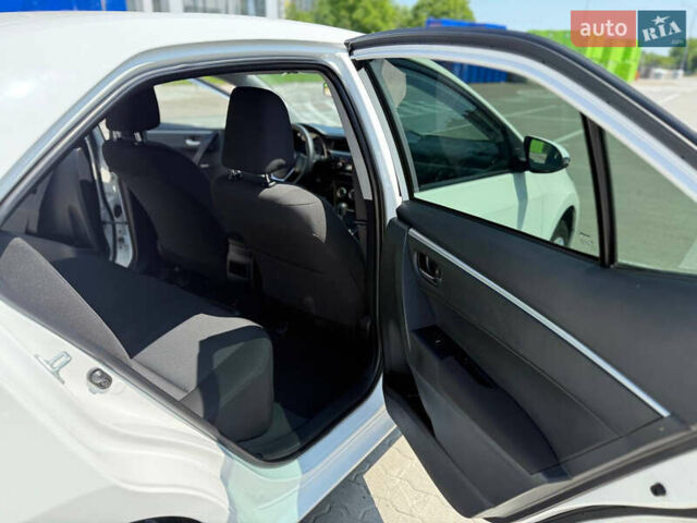 Белый Тойота Королла, объемом двигателя 1.6 л и пробегом 213 тыс. км за 12500 $, фото 13 на Automoto.ua