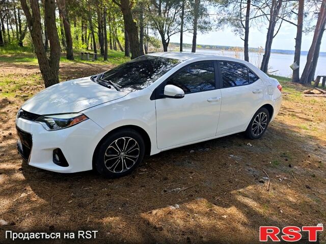 Білий Тойота Королла, об'ємом двигуна 1.8 л та пробігом 300 тис. км за 8900 $, фото 1 на Automoto.ua