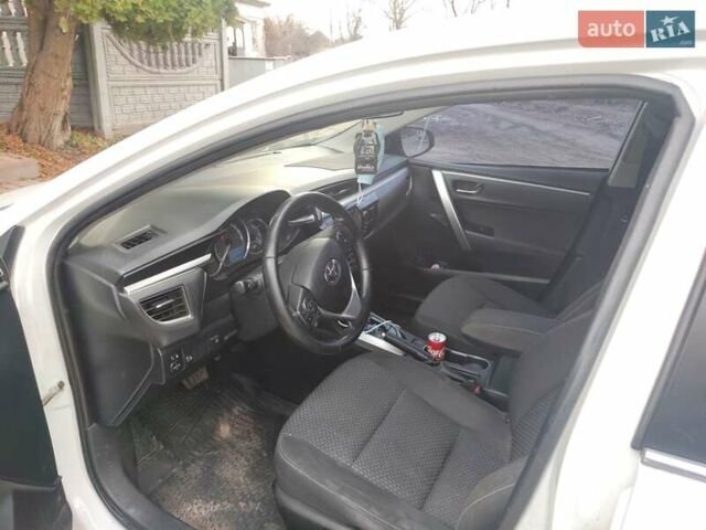 Белый Тойота Королла, объемом двигателя 1.6 л и пробегом 235 тыс. км за 8500 $, фото 2 на Automoto.ua