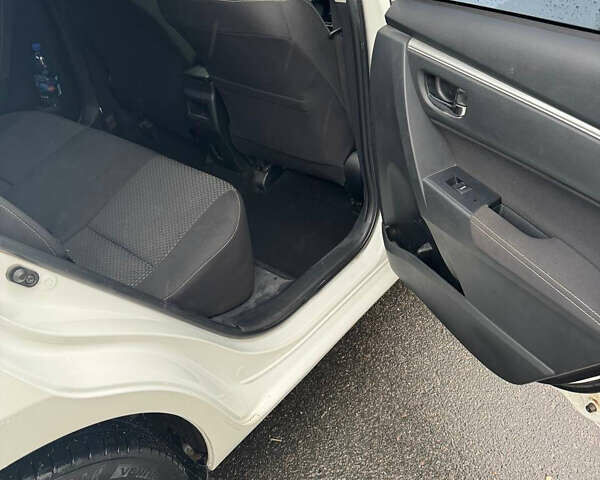 Белый Тойота Королла, объемом двигателя 1.6 л и пробегом 168 тыс. км за 14100 $, фото 11 на Automoto.ua