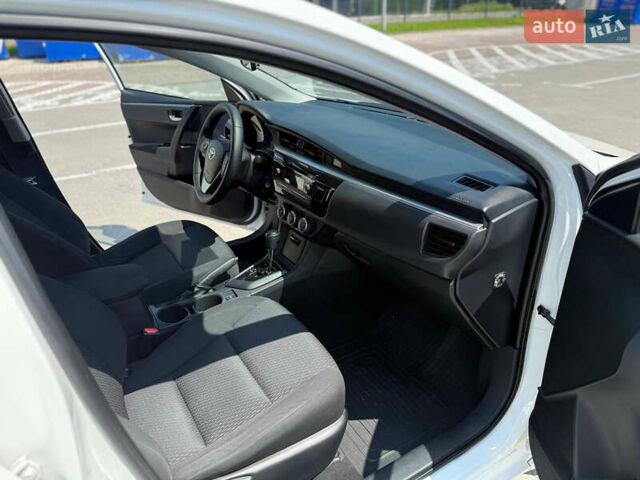 Тойота Королла 2015 у Івано-Франківську на Automoto.ua Білий Тойота Королла, об'ємом двигуна 1.6 л та пробігом 213 тис. км за 11900 $, фото 12 на Automoto.ua