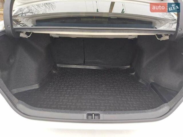 Білий Тойота Королла, об'ємом двигуна 1.6 л та пробігом 134 тис. км за 12500 $, фото 7 на Automoto.ua