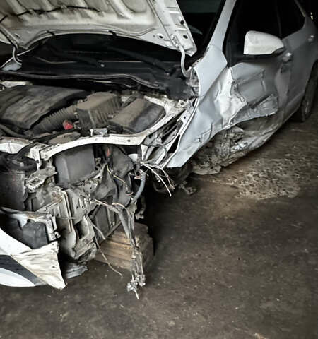 Белый Тойота Королла, объемом двигателя 1.6 л и пробегом 550 тыс. км за 3700 $, фото 1 на Automoto.ua