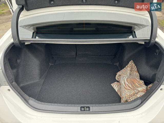 Белый Тойота Королла, объемом двигателя 1.6 л и пробегом 136 тыс. км за 13500 $, фото 12 на Automoto.ua