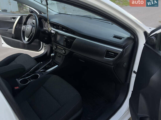 Тойота Королла 2015 в Одессе на Automoto.ua Белый Тойота Королла, объемом двигателя 1.6 л и пробегом 94 тыс. км за 14500 $, фото 6 на Automoto.ua