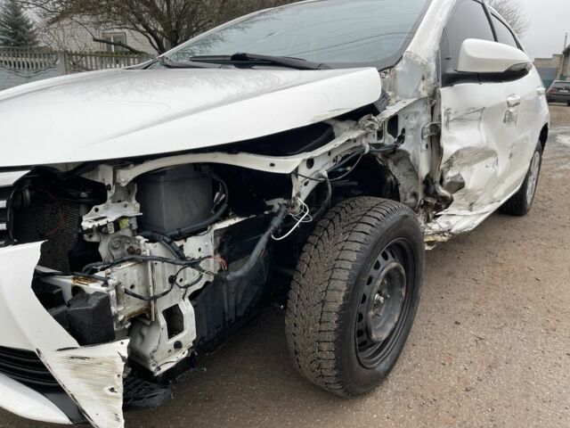 Белый Тойота Королла, объемом двигателя 1.6 л и пробегом 287 тыс. км за 5350 $, фото 2 на Automoto.ua