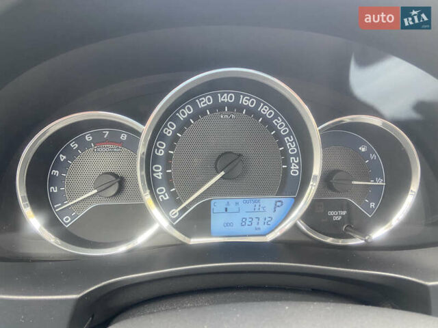 Белый Тойота Королла, объемом двигателя 1.6 л и пробегом 84 тыс. км за 13000 $, фото 5 на Automoto.ua