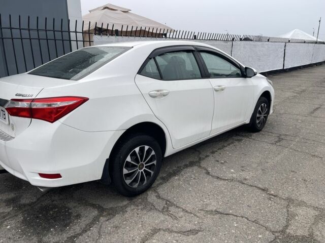 Белый Тойота Королла, объемом двигателя 1.3 л и пробегом 200 тыс. км за 5200 $, фото 2 на Automoto.ua