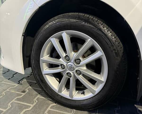 Белый Тойота Королла, объемом двигателя 1.6 л и пробегом 190 тыс. км за 12300 $, фото 6 на Automoto.ua