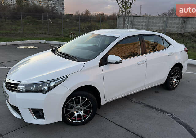 Белый Тойота Королла, объемом двигателя 1.6 л и пробегом 94 тыс. км за 14500 $, фото 4 на Automoto.ua