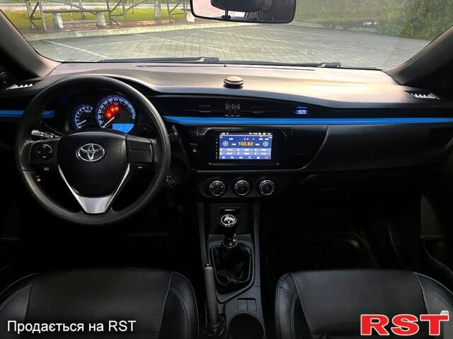 Белый Тойота Королла, объемом двигателя 1.6 л и пробегом 166 тыс. км за 10000 $, фото 4 на Automoto.ua