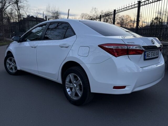 Білий Тойота Королла, об'ємом двигуна 1.6 л та пробігом 180 тис. км за 12599 $, фото 2 на Automoto.ua