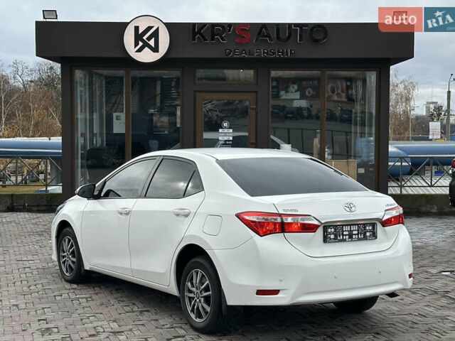 Білий Тойота Королла, об'ємом двигуна 1.6 л та пробігом 41 тис. км за 16250 $, фото 6 на Automoto.ua