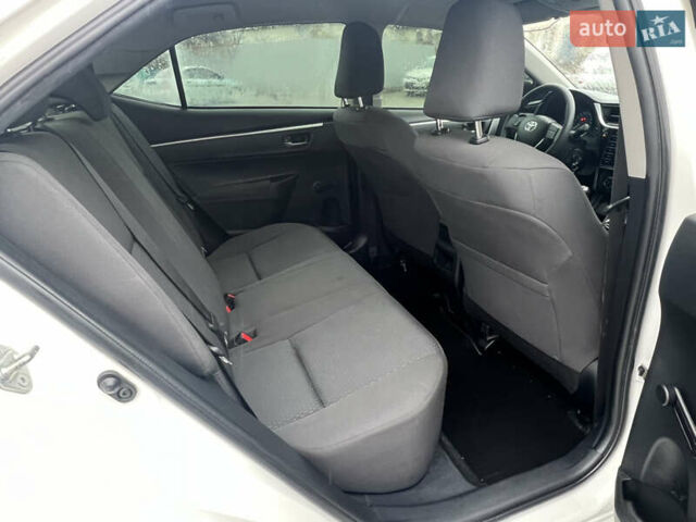 Білий Тойота Королла, об'ємом двигуна 1.33 л та пробігом 67 тис. км за 11850 $, фото 20 на Automoto.ua