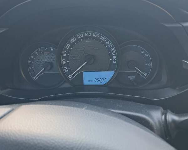 Белый Тойота Королла, объемом двигателя 1.33 л и пробегом 26 тыс. км за 14600 $, фото 29 на Automoto.ua