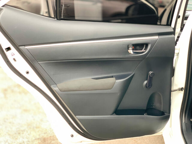 Белый Тойота Королла, объемом двигателя 1.3 л и пробегом 150 тыс. км за 12390 $, фото 27 на Automoto.ua