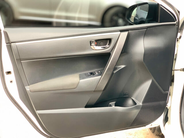 Белый Тойота Королла, объемом двигателя 1.3 л и пробегом 150 тыс. км за 12390 $, фото 28 на Automoto.ua