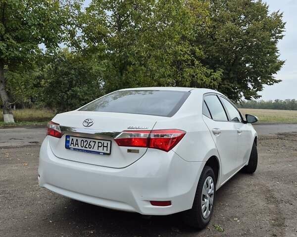 Белый Тойота Королла, объемом двигателя 1.33 л и пробегом 222 тыс. км за 9600 $, фото 1 на Automoto.ua