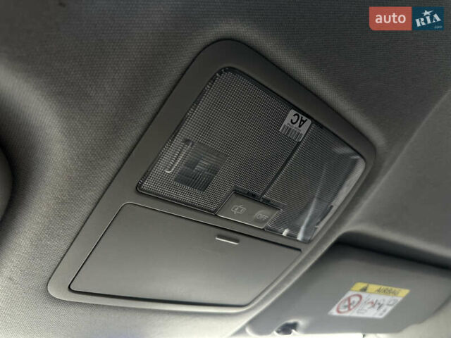 Білий Тойота Королла, об'ємом двигуна 1.6 л та пробігом 41 тис. км за 16250 $, фото 18 на Automoto.ua