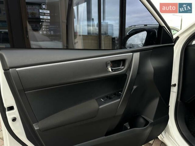 Білий Тойота Королла, об'ємом двигуна 1.6 л та пробігом 41 тис. км за 16250 $, фото 11 на Automoto.ua