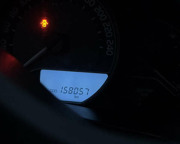 Белый Тойота Королла, объемом двигателя 1.6 л и пробегом 158 тыс. км за 10300 $, фото 3 на Automoto.ua