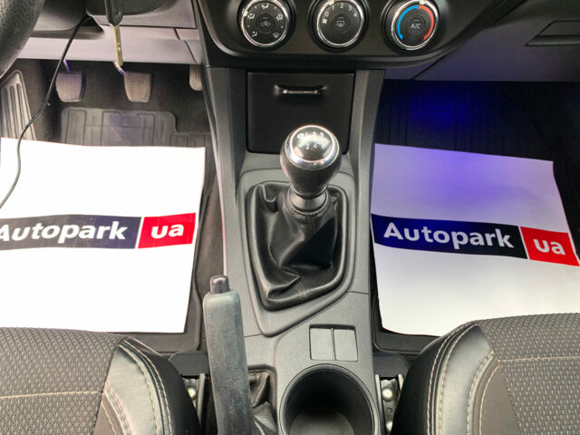 Белый Тойота Королла, объемом двигателя 1.3 л и пробегом 150 тыс. км за 12390 $, фото 21 на Automoto.ua