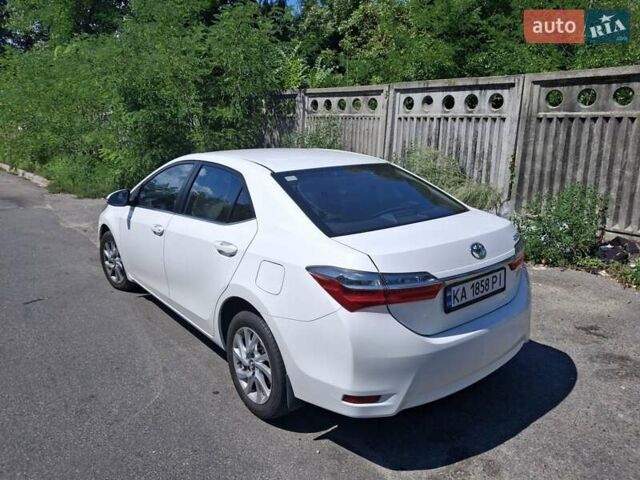 Белый Тойота Королла, объемом двигателя 1.6 л и пробегом 100 тыс. км за 15800 $, фото 4 на Automoto.ua