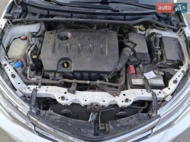 Белый Тойота Королла, объемом двигателя 1.6 л и пробегом 100 тыс. км за 15800 $, фото 11 на Automoto.ua
