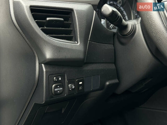 Білий Тойота Королла, об'ємом двигуна 1.6 л та пробігом 41 тис. км за 16250 $, фото 13 на Automoto.ua