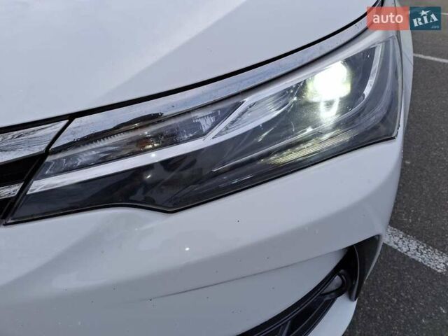 Белый Тойота Королла, объемом двигателя 1.6 л и пробегом 100 тыс. км за 15800 $, фото 14 на Automoto.ua