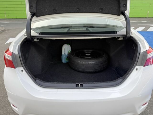 Белый Тойота Королла, объемом двигателя 1.6 л и пробегом 169 тыс. км за 9900 $, фото 9 на Automoto.ua