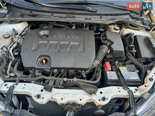 Белый Тойота Королла, объемом двигателя 1.6 л и пробегом 125 тыс. км за 12600 $, фото 30 на Automoto.ua