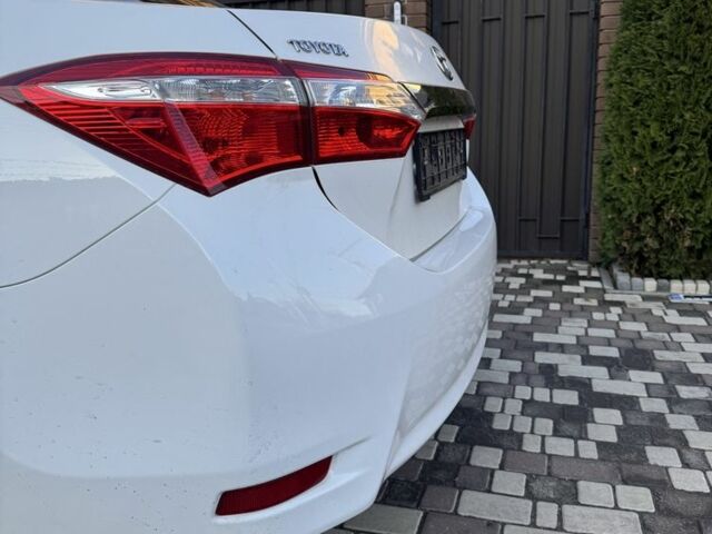 Белый Тойота Королла, объемом двигателя 1.6 л и пробегом 125 тыс. км за 12637 $, фото 7 на Automoto.ua