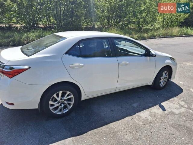 Белый Тойота Королла, объемом двигателя 1.6 л и пробегом 100 тыс. км за 15800 $, фото 5 на Automoto.ua