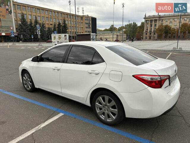 Белый Тойота Королла, объемом двигателя 1.8 л и пробегом 145 тыс. км за 10999 $, фото 5 на Automoto.ua