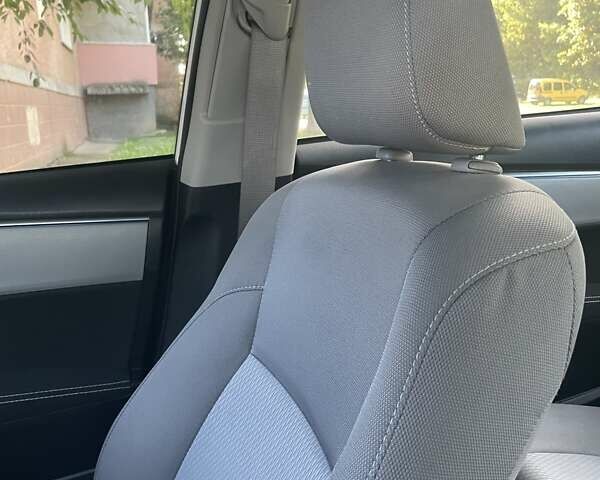 Белый Тойота Королла, объемом двигателя 1.8 л и пробегом 250 тыс. км за 14100 $, фото 3 на Automoto.ua