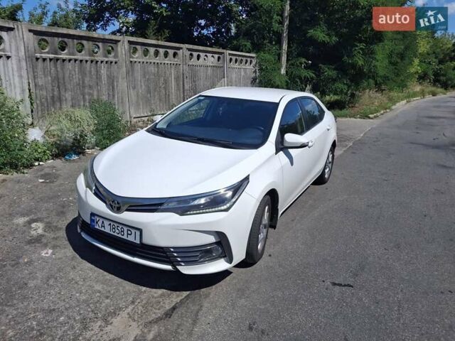 Белый Тойота Королла, объемом двигателя 1.6 л и пробегом 100 тыс. км за 15800 $, фото 6 на Automoto.ua