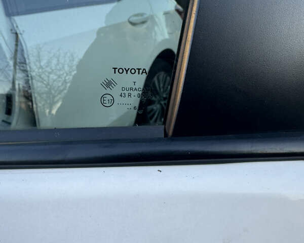 Белый Тойота Королла, объемом двигателя 1.6 л и пробегом 125 тыс. км за 12600 $, фото 18 на Automoto.ua